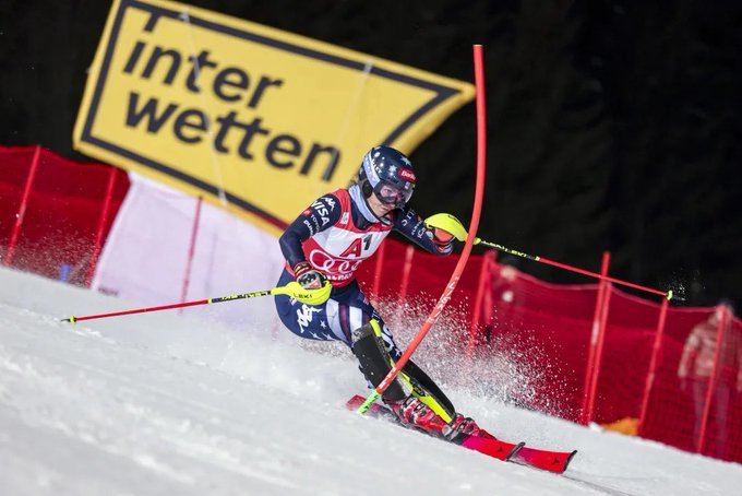 NEWS.ro: Schi alpin: Mikaela Shiffrin a câştigat slalomul de la Flachau. Ea a obţinut victoria cu numărul 107 în Cupa Mondială