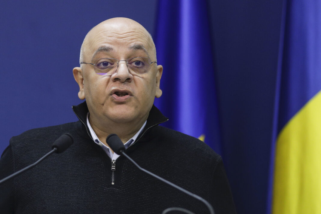 NEWS.ro: Şeful DSU, Raed Arafat, recomandări pentru populaţie, în contextul fenomenelor meteo: Conducătorii auto să verifice condiţiile drumurilor iar maşinile să fie pregătite pentru iarnă / Turiştii să asculte sfaturile Salvamontului