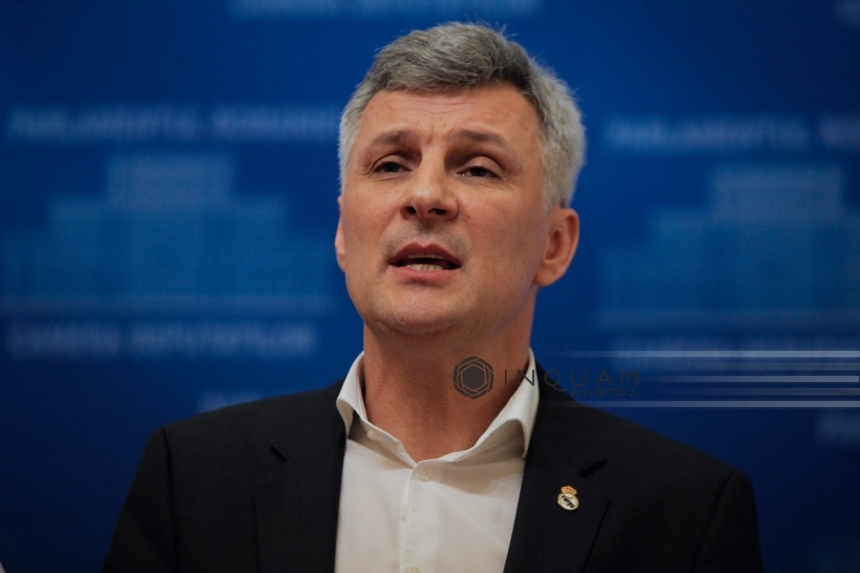NEWS.ro: Senatorul PSD Daniel Zamfir: USR a luat Guvernul pe persoană fizică. Acordul pentru MERCOSUR nu s-a discutat în Coaliţie. Inacceptabil! / Sper să nu aibă useriştii tupeul să ceară susţinere pentru dna Ţoiu, la moţiunea ce va să vină
