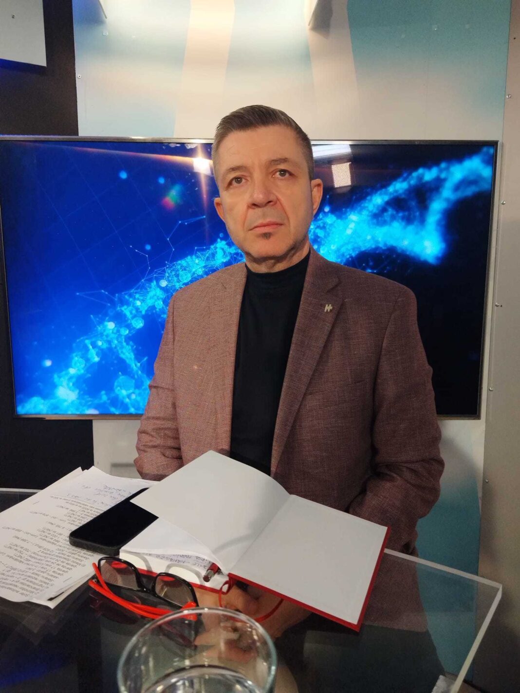 NEWS.ro: Spitalul ”Sf. Pantelimon” a primit o ambulanţă de peste 80.000 de euro pe care nu o poate folosi întrucât salariul celui care ar trebui să o conducă este foarte mic