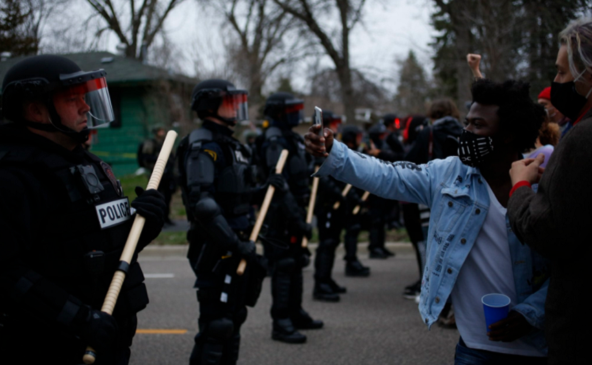 NEWS.ro: Statele Unite - Poliţia pentru imigrare a împuşcat şi a rănit un venezuelean în Minneapolis