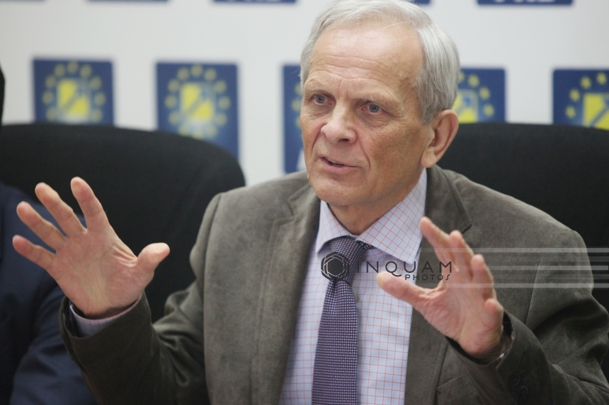 NEWS.ro: Stolojan: Partidele politice din această coaliţie de guvernare întârzie nejustificat şi nepermis de mult această reformă a administraţiei publice centrale/ Toate partidele spun că e necesară, dar, de fapt, niciunul nu o doreşte