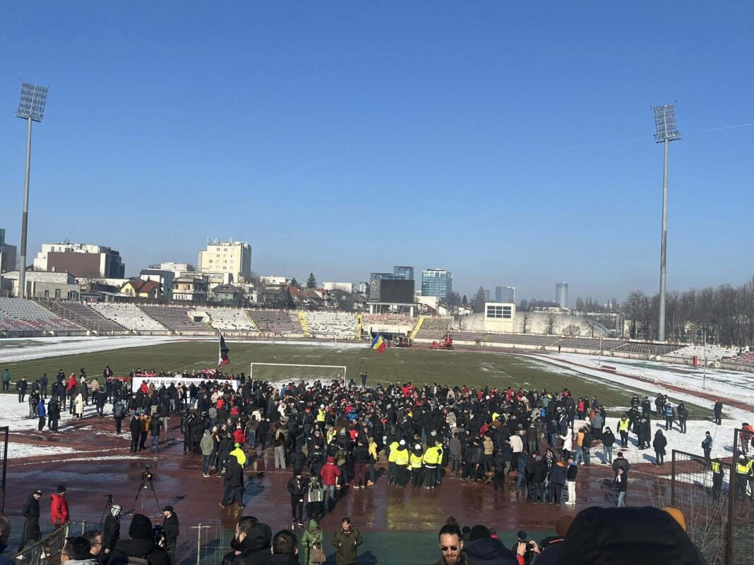 NEWS.ro: Sute de suporteri au fost prezenţi la demolarea vechiului stadion Dinamo. Încep lucrările pentru noua Arenă Multifuncţională Dinamo - FOTO, VIDEO