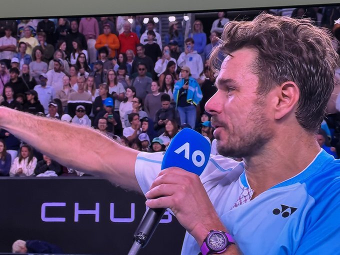 NEWS.ro: Tenis: La 40 de ani, Stan Wawrinka s-a calificat în turul trei la Australian Open. El spune că va avea nevoie de o bere pentru a-şi reveni după meciul maraton din runda secundă - VIDEO