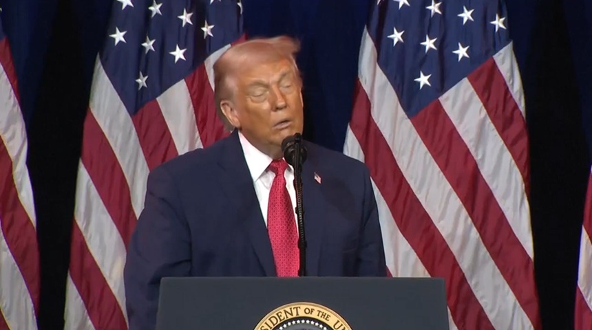 NEWS.ro: Trump reafirmă, într-un discurs la Kennedy Center, în faţa republicanilor din Camera Reprezentanţilor, că l-a constrâns pe Macron să crească preţul medicamentelor în Franţa, într-o pretinsă convorbire telefonică, a cărei existenţă a fost dezminţită în dec
