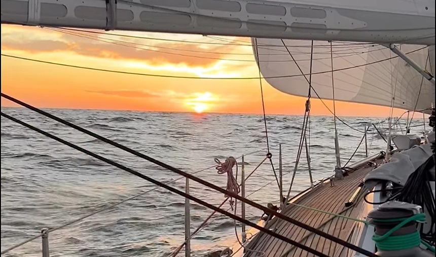 NEWS.ro: Un membru al echipajului unui iaht german a murit după un accident în timpul unei competiţii transatlantice