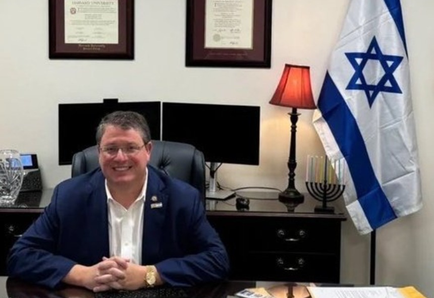 NEWS.ro: Un reprezentant republican din Florida, Randy Fine, depune un proiect de lege de anexare a Groenlandei, care să devină al 51-lea stat al SUA. ”America nu-şi poate lăsa viitorul pe mâna regimurilor care ne dispreţuiesc valorile şi caută să ne submineze sec