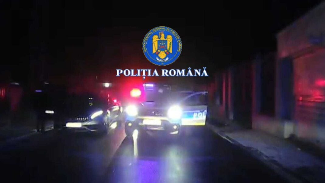 NEWS.ro: Un şofer de 19 ani a fost urmărit pe mai multe străzi din Craiova şi pentru a scăpa de poliţişti a circulat pe contrasens şi a trecut pe culoarea roşie a semaforului / El a fost amendat cu 10.000 de lei şi a rămas fără permis timp de aproape un an