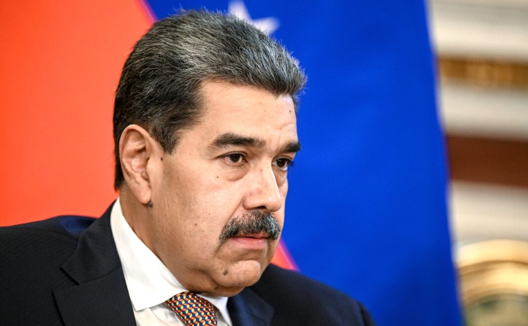 NEWS.ro: Venezuela acuză SUA că încearcă să „preia controlul” asupra resurselor ţării. Preşedintele Maduro activează planurile de apărare