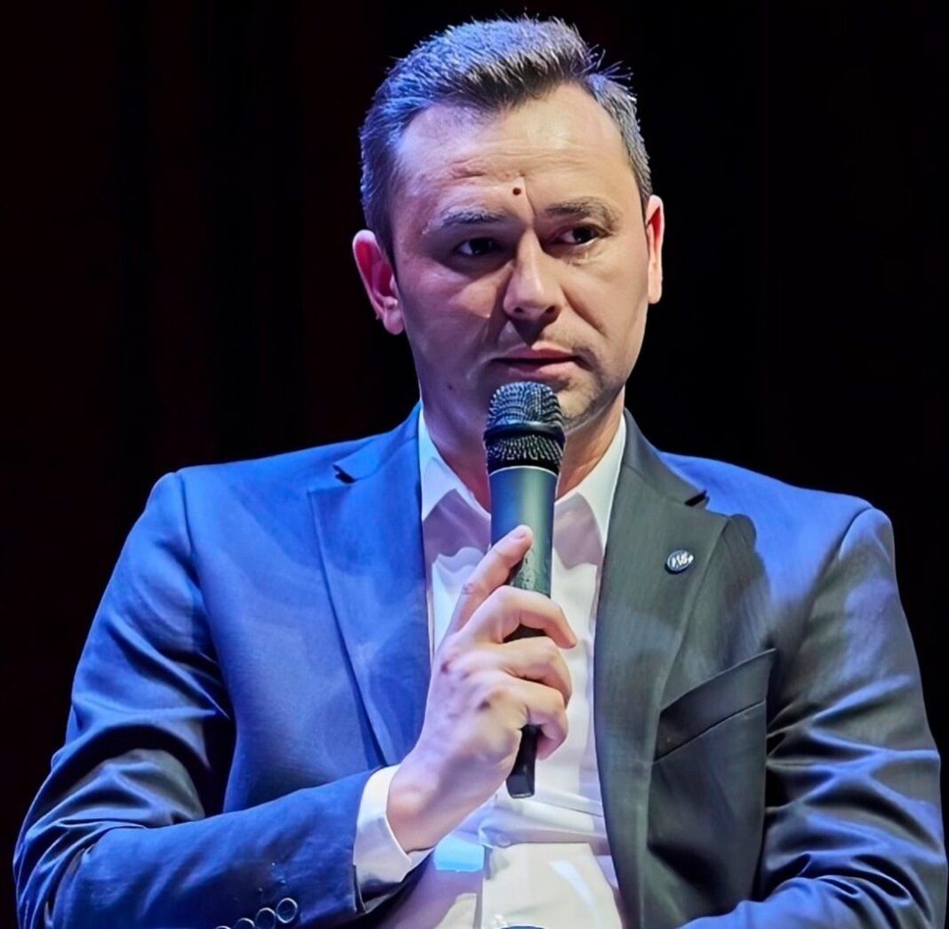 NEWS.ro: Vicepreşedinte INS: Populaţia rezidentă la 1 ianuarie 2025 a scăzut. Factorii determinanţi, sporul natural negativ, soldul migrator şi numărul naşterilor înregistrate tardiv. Efectul conjugat al acestora a fost menţinerea României ca ţară de imigrare