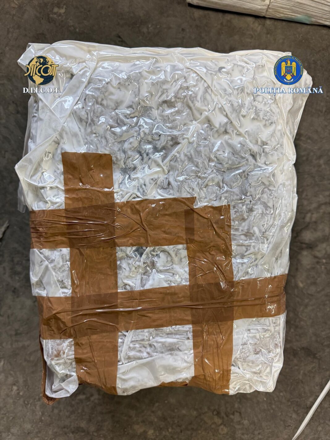 NEWS.ro: Vrancea: Alte 15 kilograme de canabis, găsite la un punct de lucru al unei firme de curierat, în cadrul anchetei în care cinci persoane sunt cercetate pentru trafic de droguri