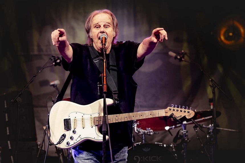 NEWS.ro: Walter Trout, unul dintre numele importante ale blues-rockului american, va concerta în premieră la Braşov Jazz & Blues Festival 2026
