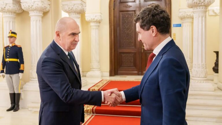 Nicușor Dan oficializează demisia lui Daniel David, Ilie Bolojan preia interimatul la Educație