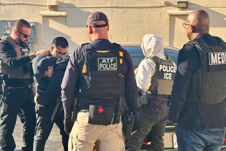 „O miliție care ucide oameni