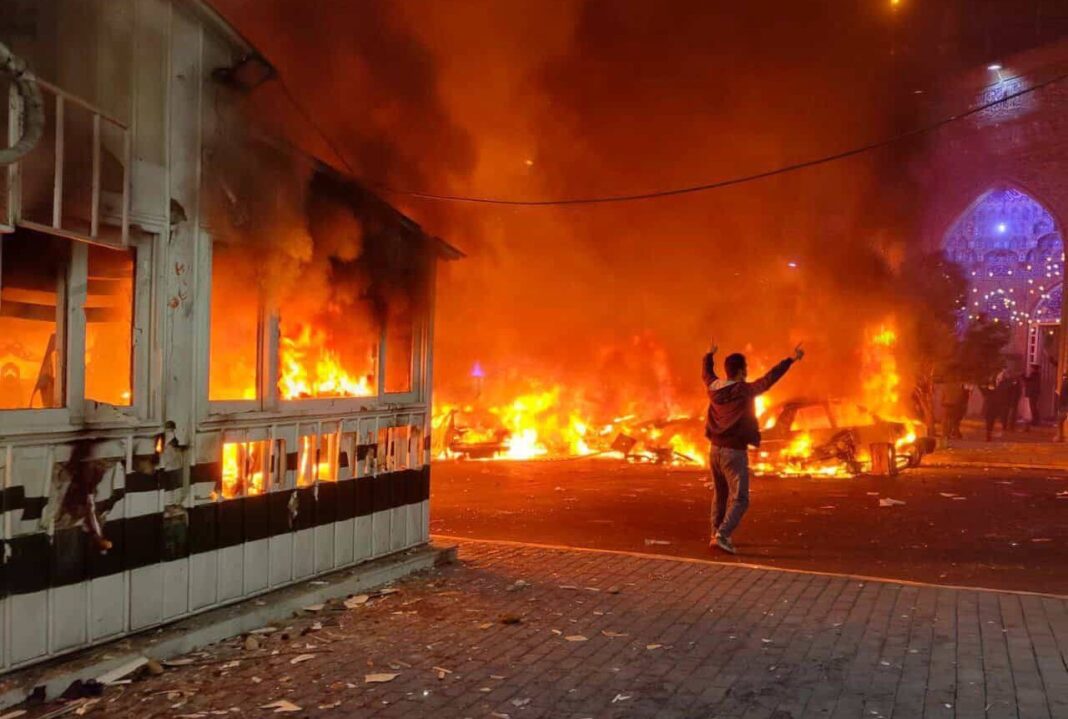 O nouă manifestaţie la Teheran / Temeri privind o represiune brutală a protestatarilor / Iranul este izolat de restul lumii prin blocarea internetului