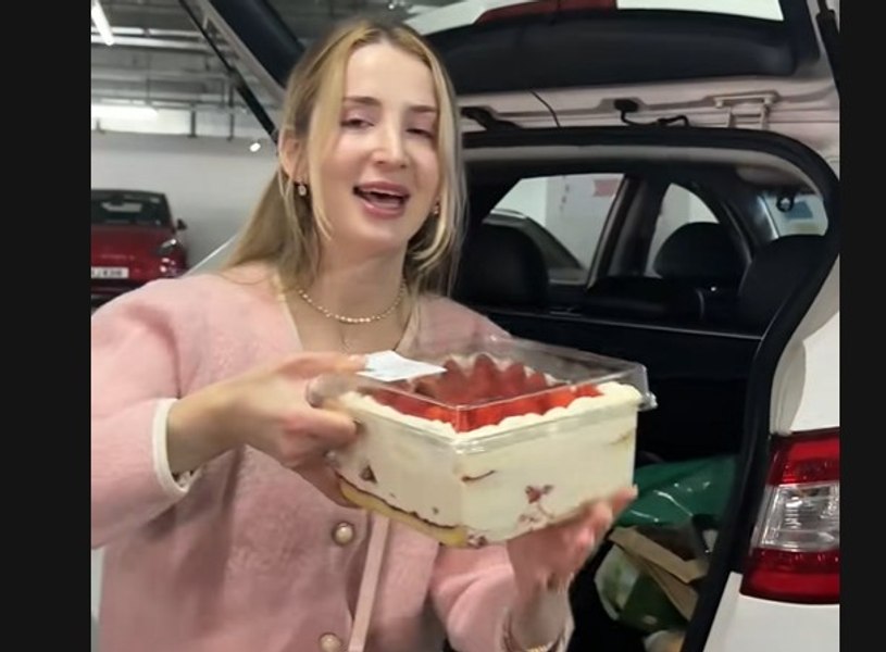O româncă stabilită în China arată câte produse a cumpărat cu 250 de lei dintr-un supermarket: „În România cumperi doar brânza și covrigii”