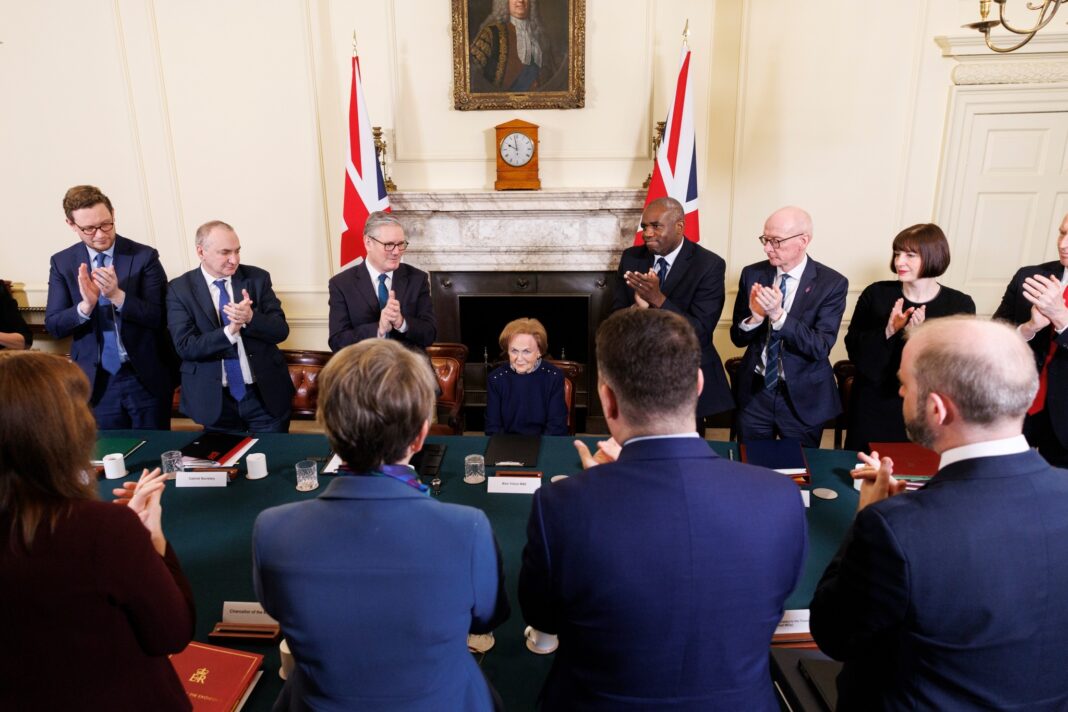 O supraviețuitoare a lagărelor de exterminare naziste a fost invitată la o ședință a cabinetului de miniștri britanic