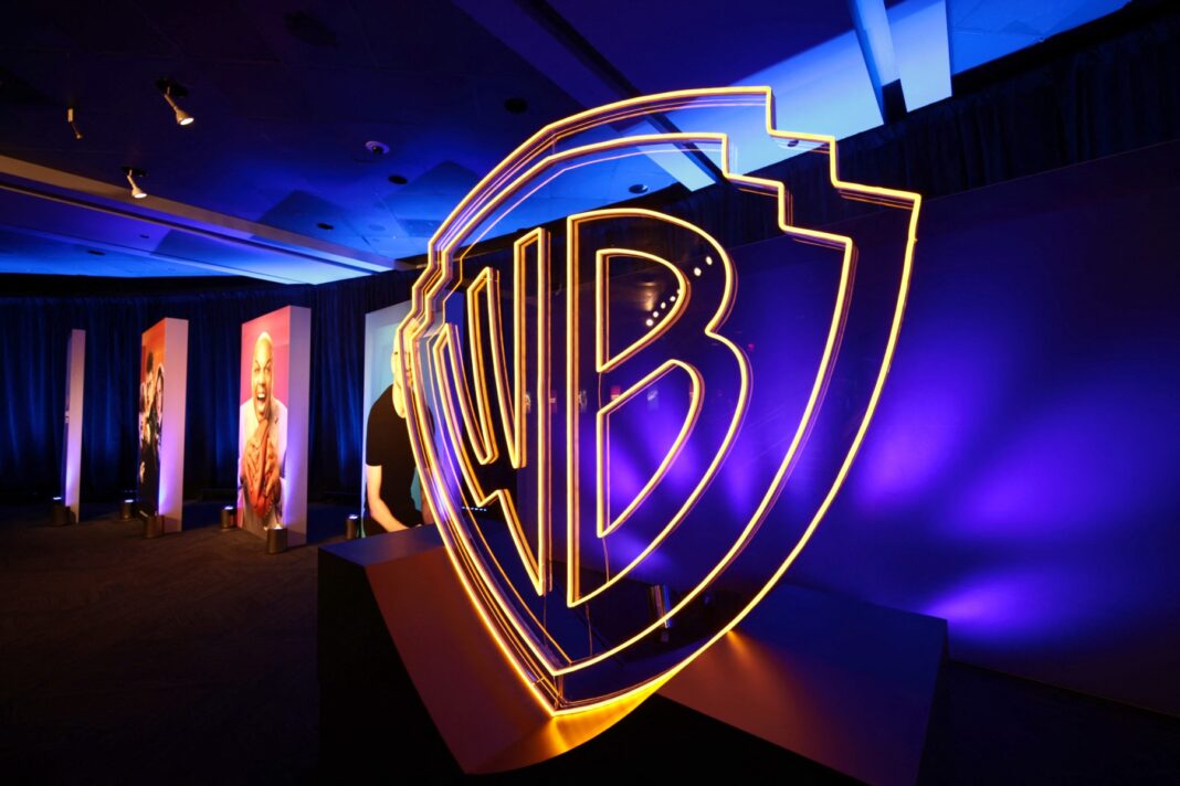 Operatorii de cinematografe avertizează Bruxelles-ul că ofertele pentru Warner Bros le ameninţă industria