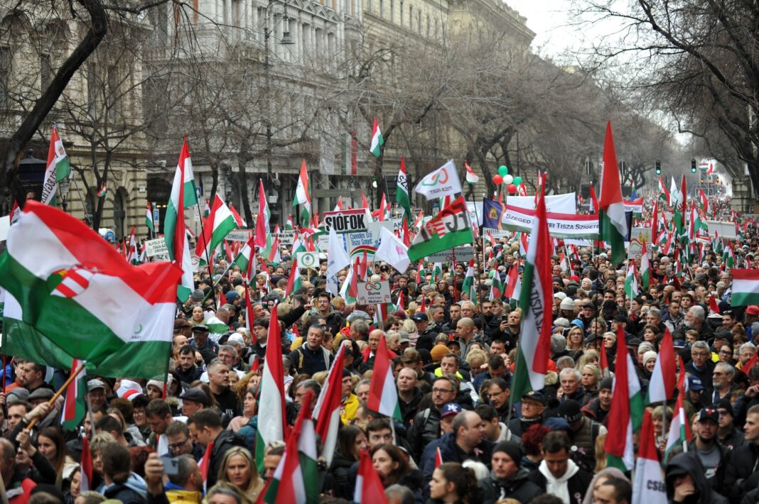 Opoziția din Ungaria se distanțează în sondaje de partidul de guvernământ, cu trei luni înainte de alegerile parlamentare