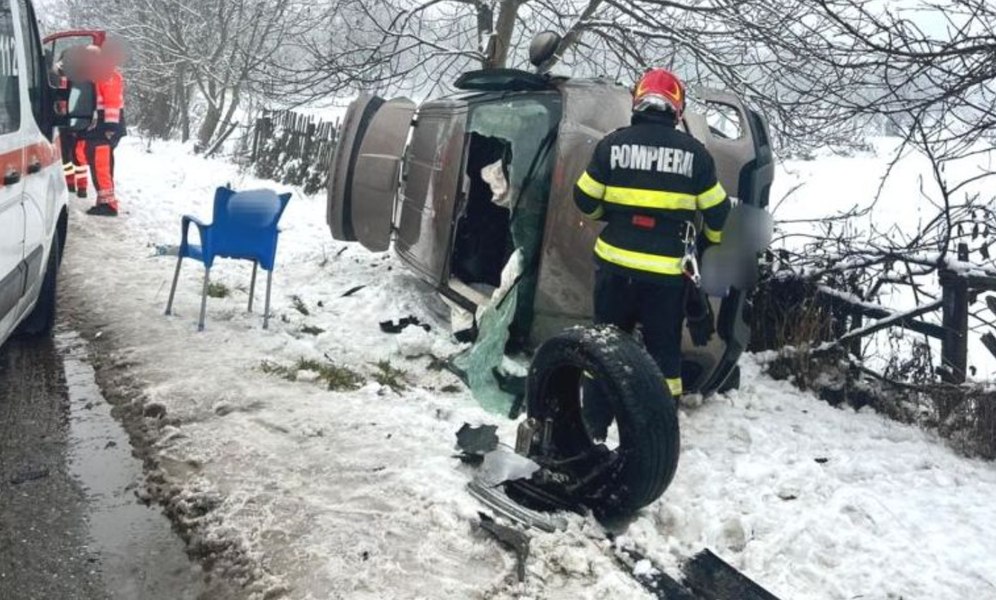 Opt persoane, dintre care cinci copii, au fost rănite într-un accident rutier în județul Argeș. Victimele, duse la spital