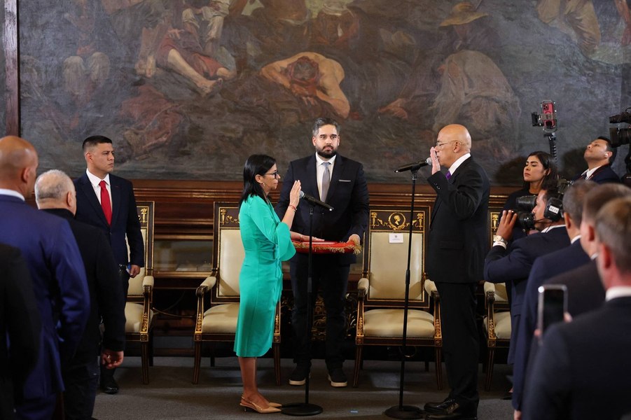 Panică în spatele ușilor închise după capturarea lui Maduro. Conducerea interimară ar fi fost amenințată de SUA, potrivit unei înregistrări scurse în presă