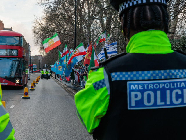 Patru polițiști răniți și 14 persoane arestate la un protest la ambasada Iranului din Londra