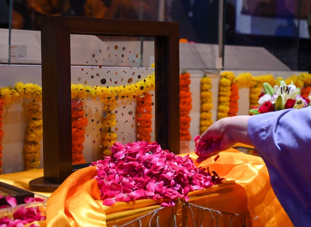 Pietre preţioase care au legătură cu Buddha, expuse în India pentru prima dată de la descoperirea lor