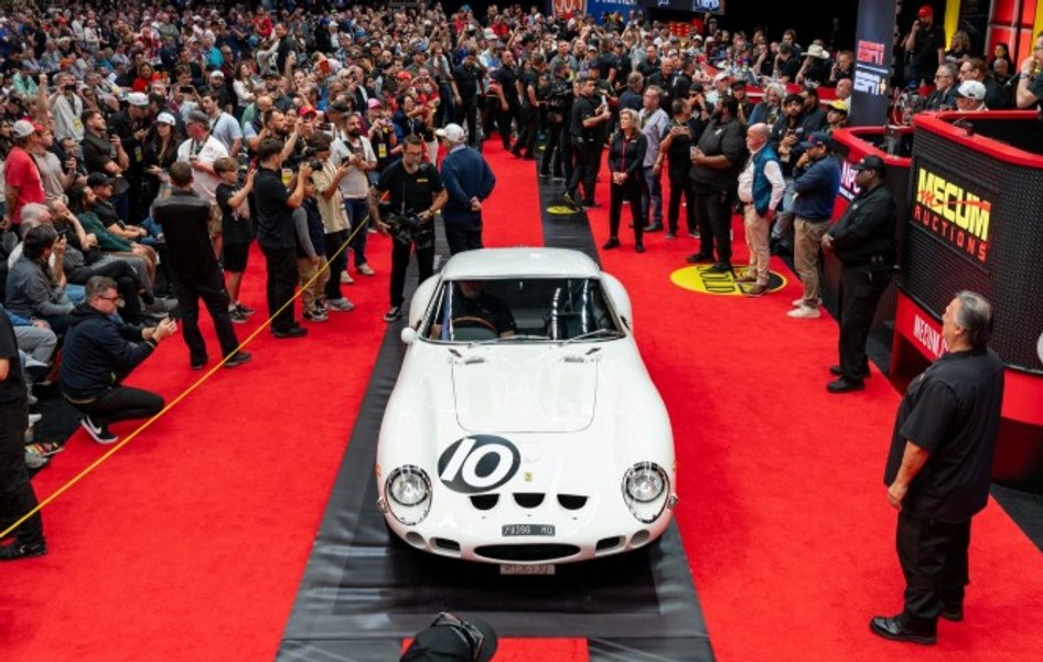 Posesorul unui Ferrari de 38,5 milioane de dolari și-a dezvăluit identitatea: „Este vârful muntelui, ultima piatră infinită a colecției”