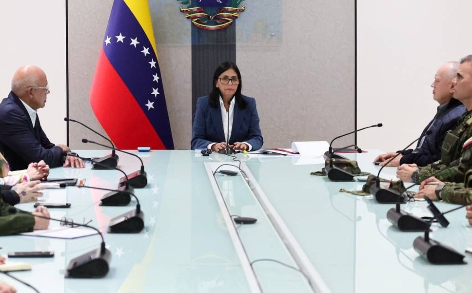 Preşedinta interimară  a Venezuelei îi cere opozantei Maria Corina Machado să rămână la Washington