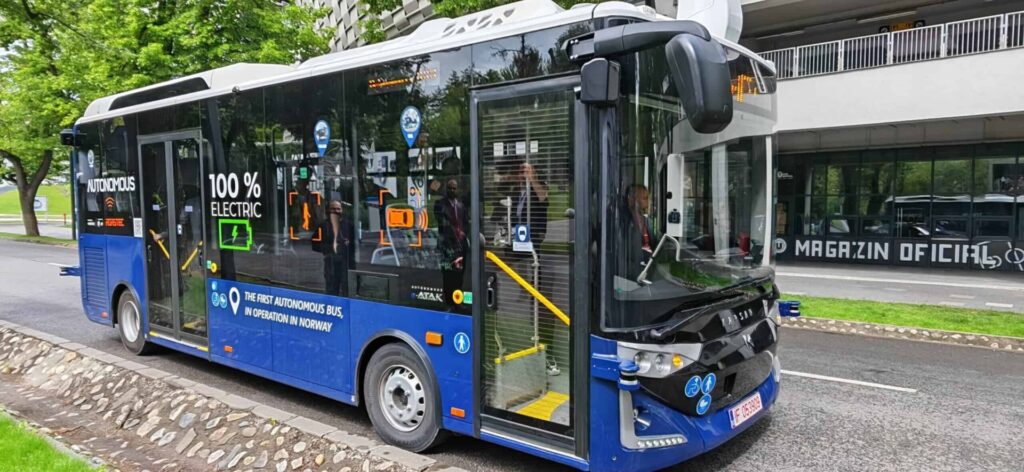 Primăria Arad vrea să ofere transport public gratuit ca răspuns la majorările de taxe și impozite locale