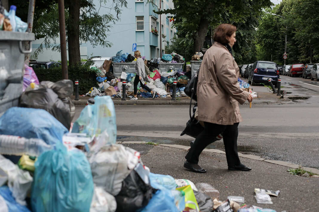 Primăriile din țară, amendate cu peste 163 de milioane de lei de inspectorii Gărzii de Mediu pentru deșeurile aruncate ilegal