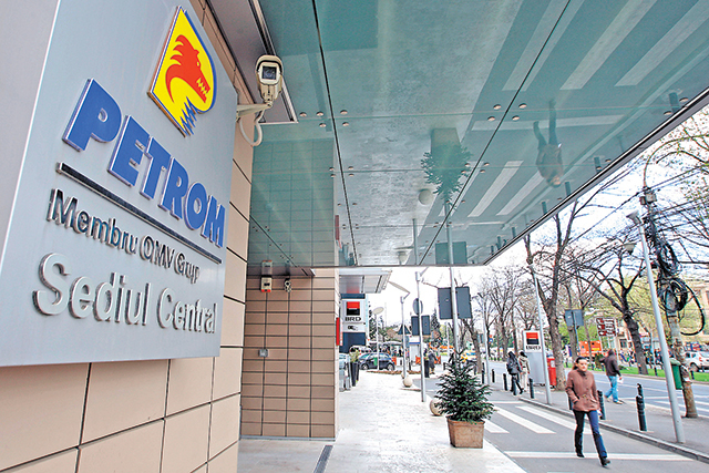 Primul efect al negocierilor OMV Petrom cu statul de anul trecut? Cheltuieli speciale de 420 mil. euro care vor afecta profitul net al companiei. Rezultatele operaţionale în scădere pe linie la OMV Petrom pe final de 2025