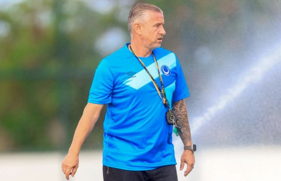 Reghecampf o duce bine în Africa! Echipa românului bate finalista sezonului trecut al Ligii Campionilor și face un pas mare spre sferturi