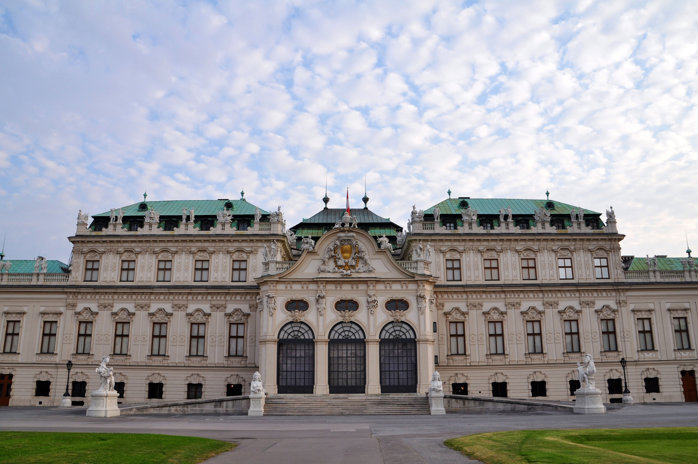 Reportaj de pe mapamond. De la Est spre Vest: cum au venit companiile româneşti la Viena, la Ambasada României, cu investiţii, capital şi ambiţii de extindere, într-un moment în care România încearcă să se aşeze mai clar pe harta economică a Europei de Vest