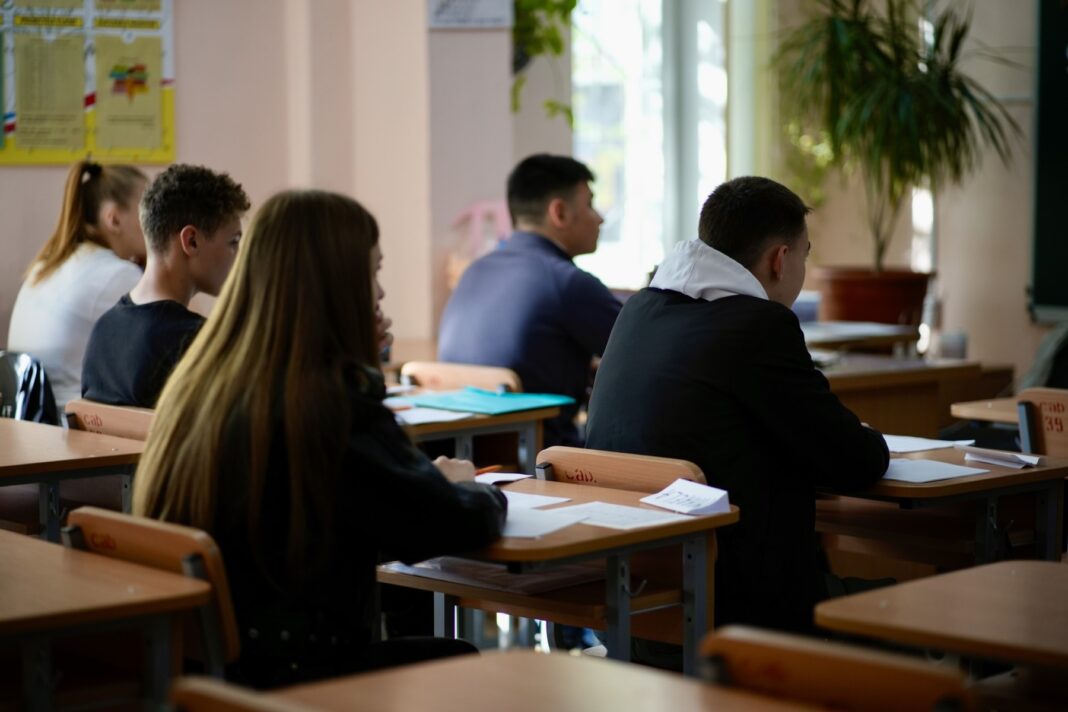 Republica Moldova adoptă modelul estonian, extrem de performant, de educație în predarea matematicii și a științelor / Estonia ocupă locul 1 în Europa la testele PISA și printre primele 3 în lume
