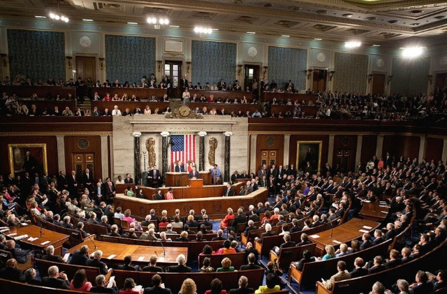 Republicanii din Senatul SUA au oprit la limită tentativa de a restrânge puterile militare ale lui Trump în Venezuela