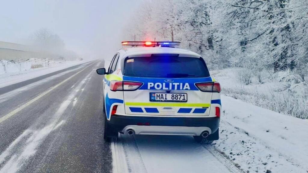 RFI: Protocoale de criză activate în R.Moldova, din cauza poleiului: școli închise, pene de curent, circulația camioanelor oprită