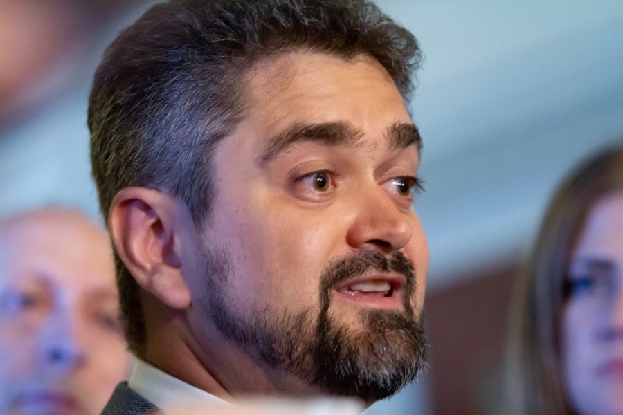 „Români cu apucături de slugi”. Paleologu ironizează inițiativa AUR de a declara 2026 „Anul Americii în România”