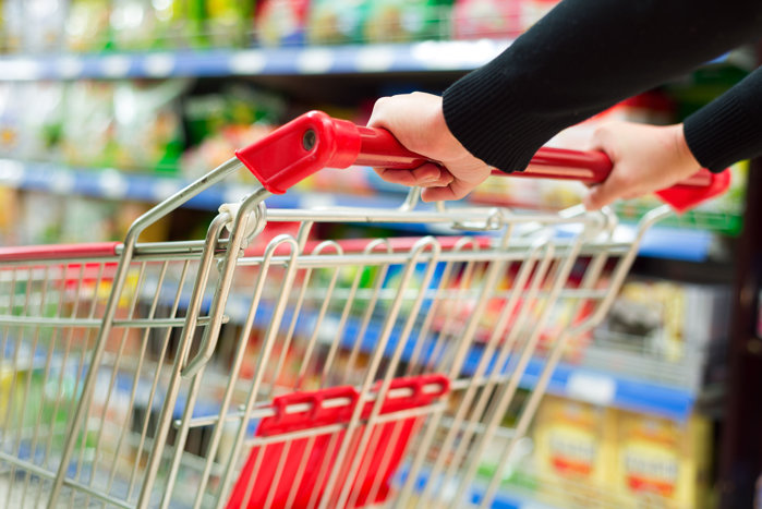 România a avut în 2024 un PIB pe locuitor, calculat pe baza parităţii puterii de cumpărare (PPC), de 77% faţă de media UE. Pentru un coş de consum de 100 de euro la nivelul UE, românii au plătit, în medie, 64 de euro