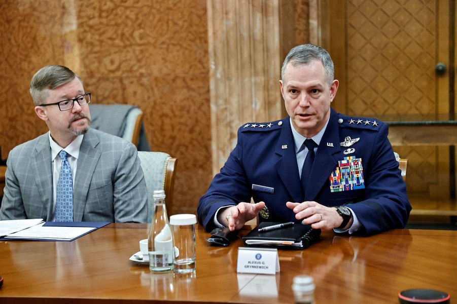 Rusia a fost descurajată să atace Alianța datorită pregătirii Armatei Române, spune șeful NATO