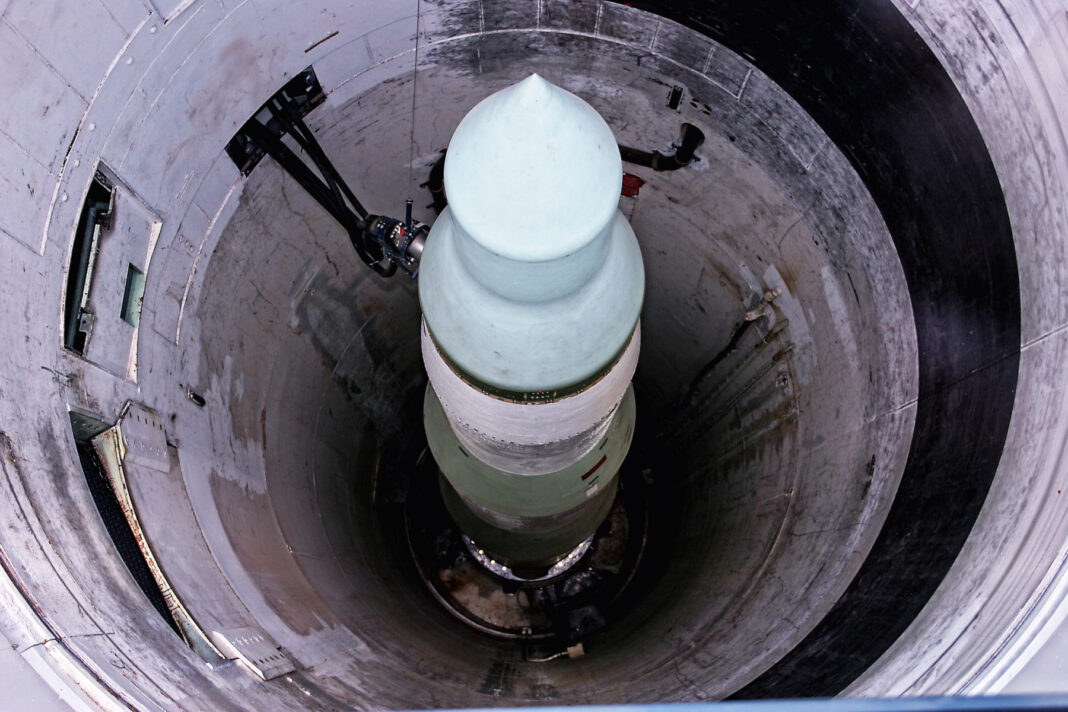 Rusia îl avertizează pe Trump că semnarea unui nou tratat pentru dezarmarea nucleară va fi un proces „lung şi dificil”