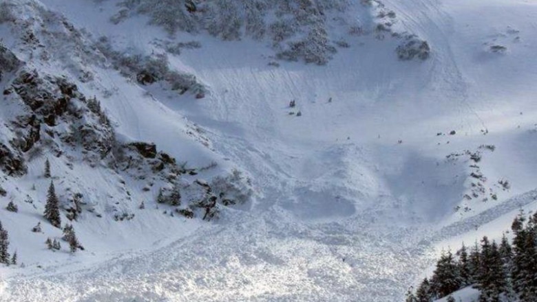 Salvamontiştii avertizează turiştii – la Bâlea Lac au avut loc „câteva avalanşe de dimensiuni considerabile”