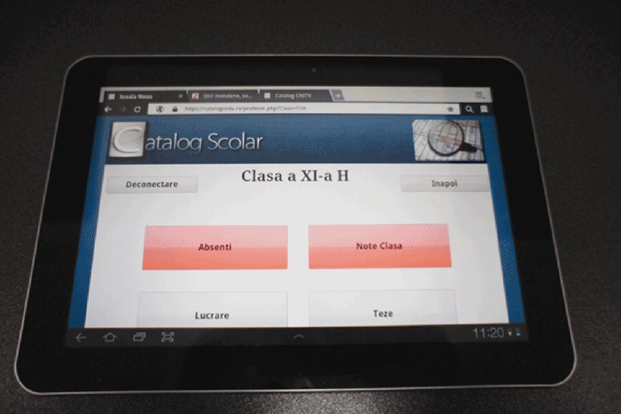 Sancțiunea primită de un elev care și-a mărit notele în catalogul electronic, cu parola directoarei