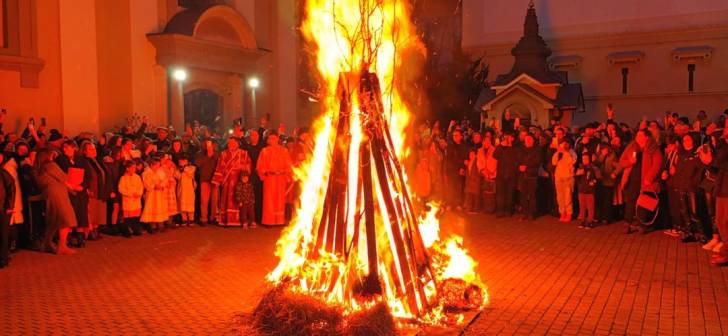 Sârbii din Banat se pregătesc de sărbătoare / Vor aprinde badnjak-ul, în Ajunul Crăciunului