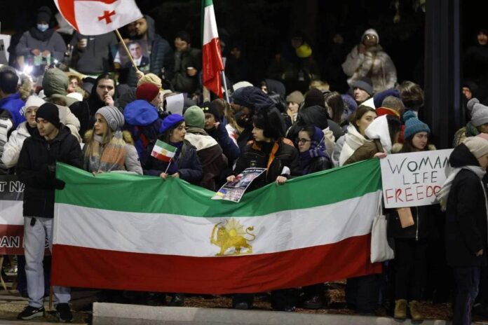 Șeful poliției iraniene dă un ultimatum de trei zile celor implicați în „revolte”  pentru a se preda
