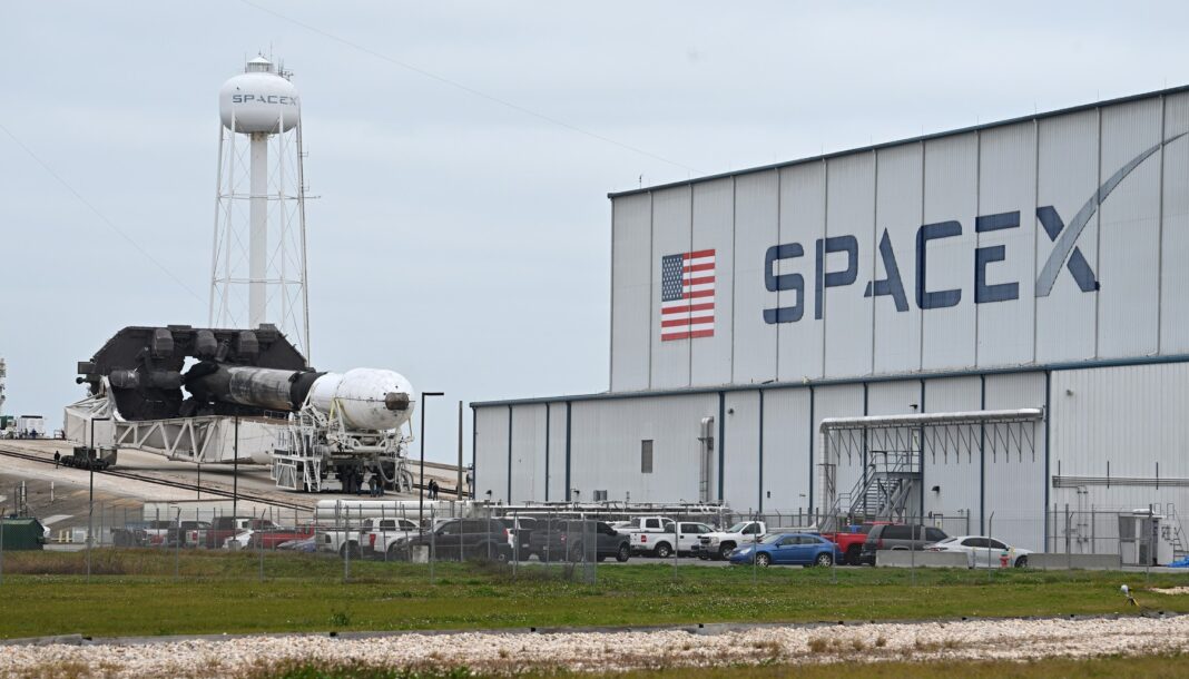 SpaceX ia în calcul o fuziune cu Tesla sau, alternativ, cu xAI înaintea unui posibil IPO – surse Reuters