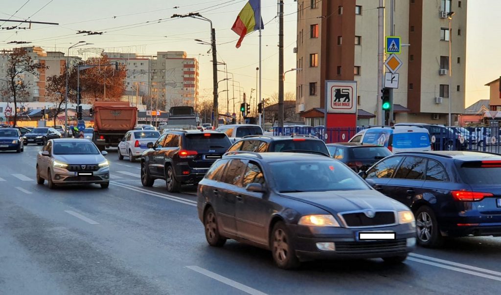 STUDIU: Bucureștenii au pierdut peste 7 zile în trafic anul trecut / Viteza medie de deplasare a fost de 18,5 km/h