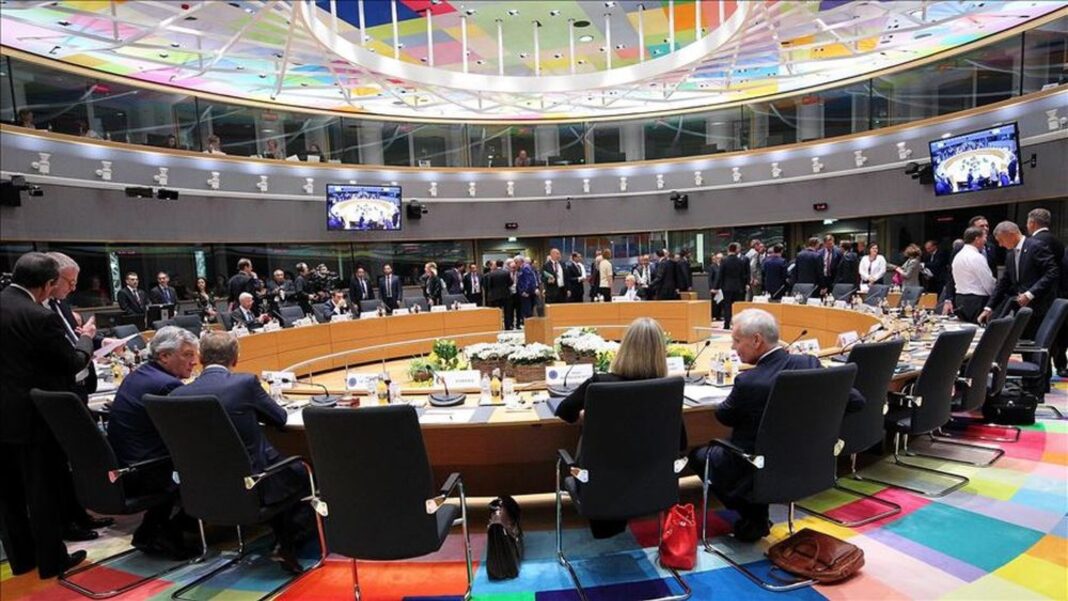 Summit tensionat la Bruxelles: UE rămâne aliată SUA, dar își pregătește răspunsul la presiuni și tarife