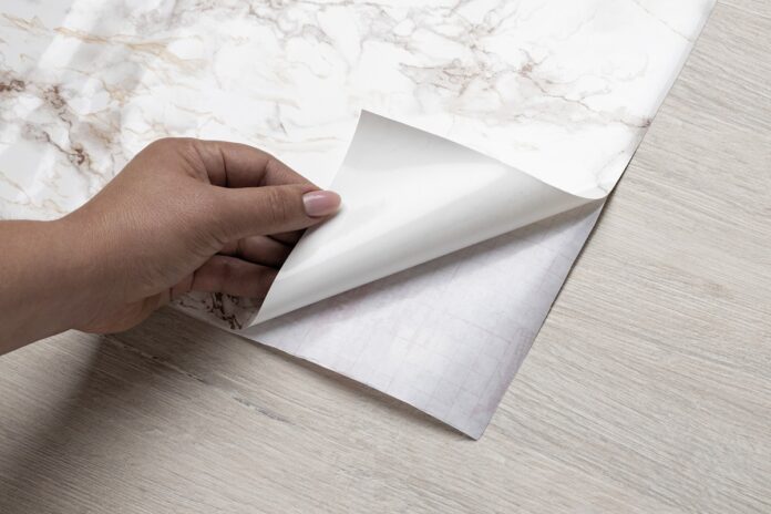 Tapet autocolant 3D – o modalitate ușoară de a reîmprospăta locuința