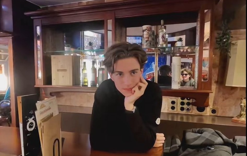 „Te iubesc mai mult decât orice”. Ultimul mesaj al unui adolescent care și-a pierdut viața în incendiul devastator de la Crans-Montana